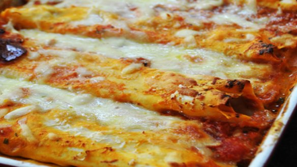 Easy cheesy beef cannelloni