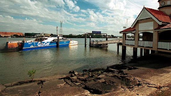 Riverfront scene, Bulimba