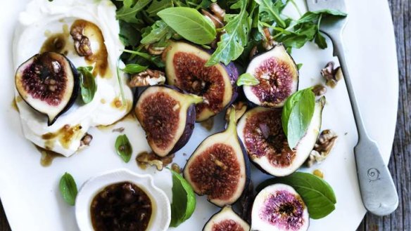 Salad of fresh figs with walnuts, goat's curd and pomegranate vinaigrette.