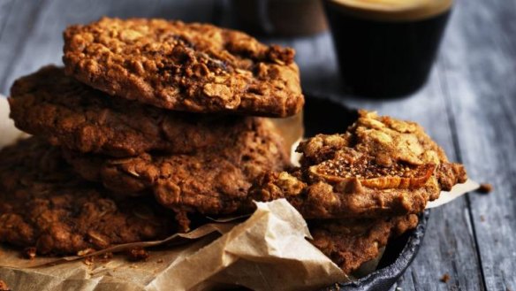 These cookies are like the figgy cousin to a classic oatmeal and raisin biscuit.