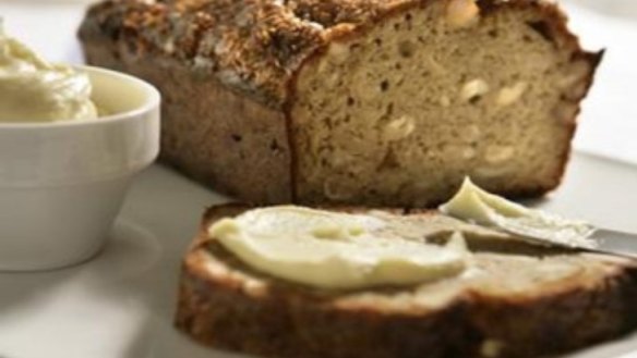 Banana and cashew nut bread