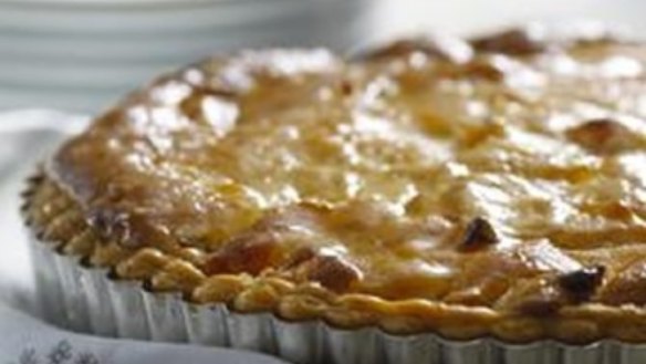 Apricot and almond tart with sour cream pastry