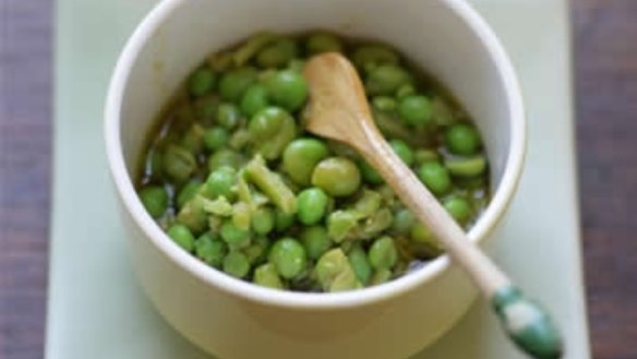 Peas and broad beans in lemon juice and olive oil