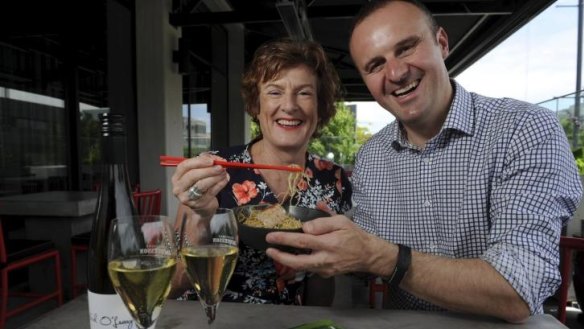 Fairfax Media's <i>SMH Good Food Guide</i> editor Joanna Savill with ACT Tourism Minister Andrew Barr.