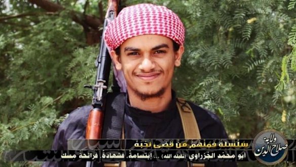 An ISIL jihadist poses for post on Twitter.