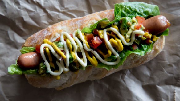 Hot dog with chilli and coriander salsa, Recipe