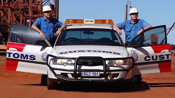 Fears of drug and gun running if Customs cut
