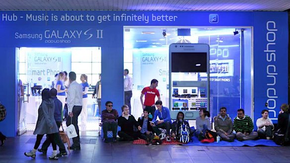 Samsung's temporary "pop up" store on George Street, just metres away from the Apple Store.