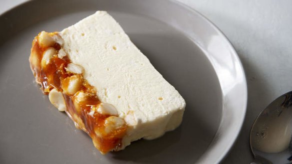 A creamy and lightly sour, honey-scented parfait.
