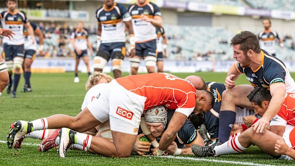David Pocock scored the opener for the Brumbies before being rushed to the airport.