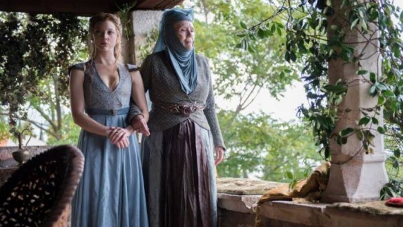 Game of Thrones' Margaery and Lady Olenna Tyrell planning to extract information out of Sansa with lemon cakes.