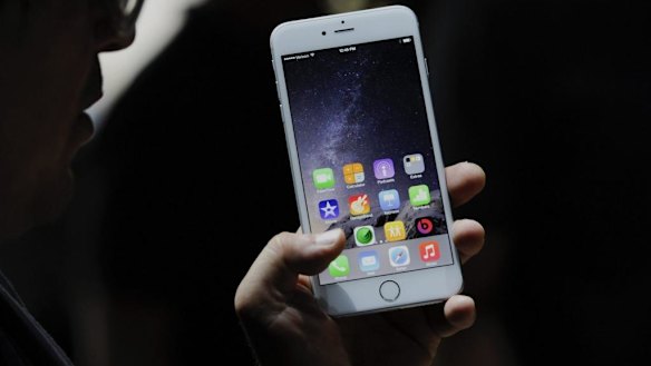 Adults with tech-related injuries often refuse to admit they have a problem until injuries and addictive behaviour progress to an extreme.