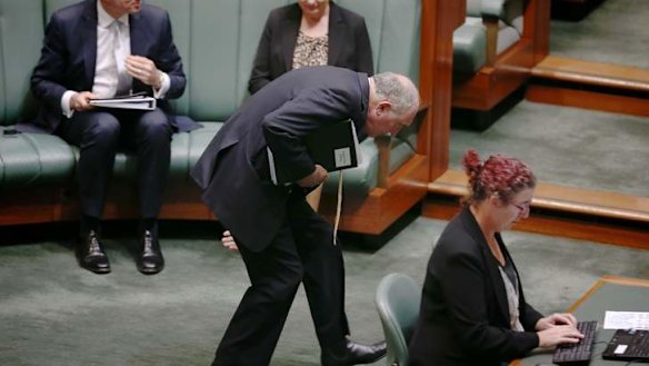 Deputy Prime Minister Warren Truss arrives for question time. Photo: Alex Ellinghausen