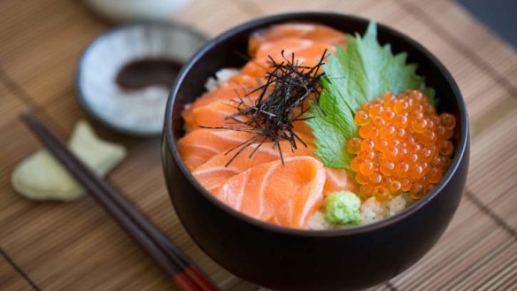 Salmon oyakodon (salmon and roe rice bowl).