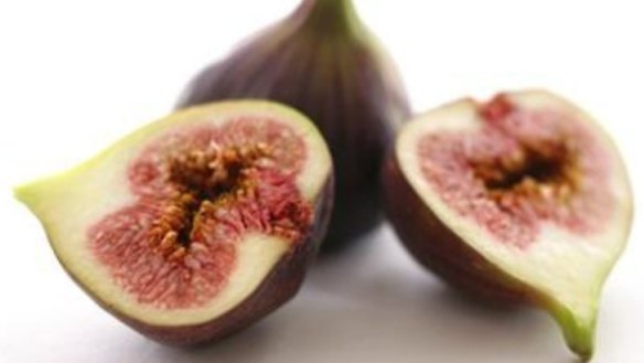Spiced figs poached in red wine