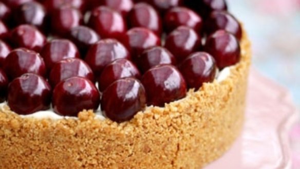 Lyn's cherry cheesecake