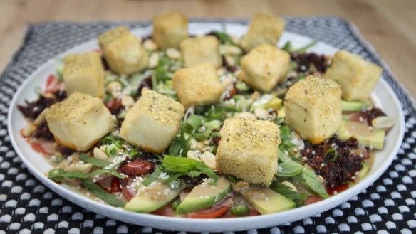 Dan's gluten-free and vegan take on strange flavour sauce and salt 'n' pepper tofu. 