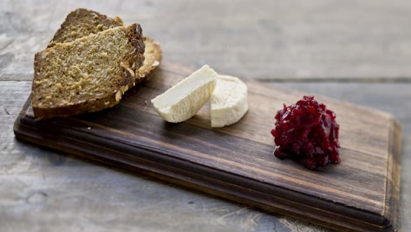 Goat's curd with soda bread and pickled beetroot - Frank Camorra.