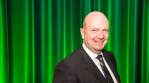 Gordon Cairns, chairman of Woolworths, has taken responsibility for dealing with the pokies scandal that erupted this week.