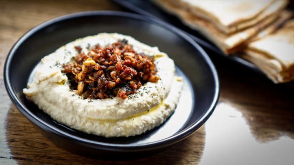 Moreish hummus and spiced lamb.