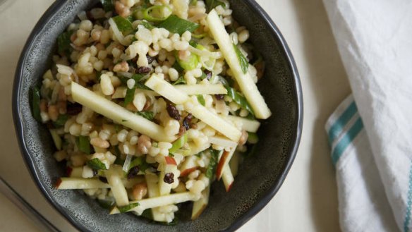 Fregolone and barberry salad with frech apple batons.