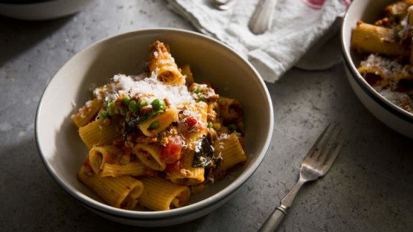 This bolognese is suitable for the warmer months: Ragu alla bolognese with peas and basil.