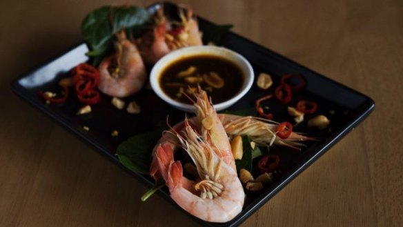 Betel leaf with school prawns.