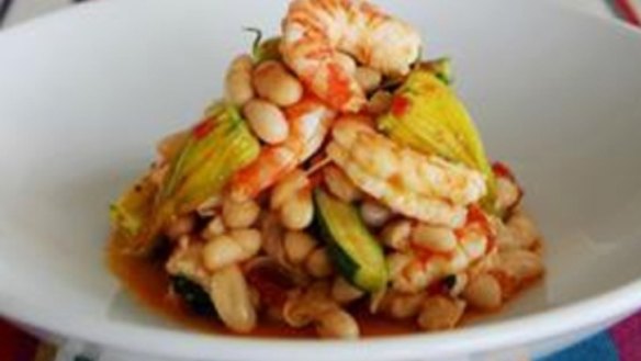Prawns with zucchini flowers and cannellini beans