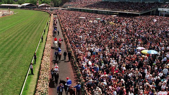 Saturday's Derby day crowd will enjoy sparkling weather but an overnight change will bring wintry conditions for Sunday.
