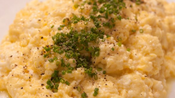 Scrambled eggs with ricotta and creamed corn