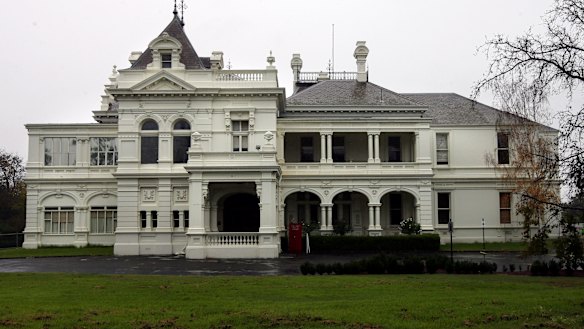 The Stonington mansion sale set a new record.