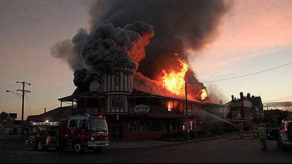 The historic Kerang Hotel has been destroyed by fire.