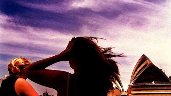 Overall backpacker numbers for Australia are the same as four years ago, but the number of backpackers getting out of Sydney have plummeted.