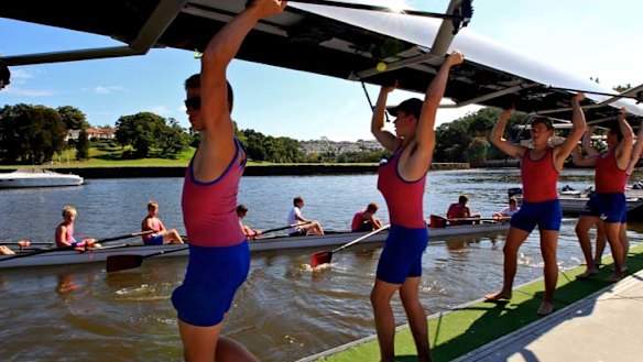Big wet turns heads up for traditional GPS rowing festival
