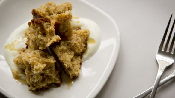 Frank Camorra's banana and oat breakfast cake with yoghurt and honey.