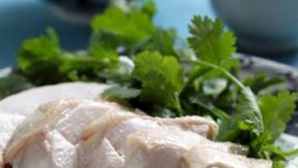 Poached chicken with ginger and shallots