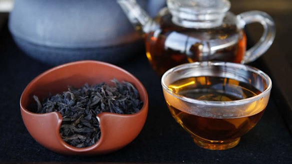 Black or white: Without milk, tannin comes through the tea.