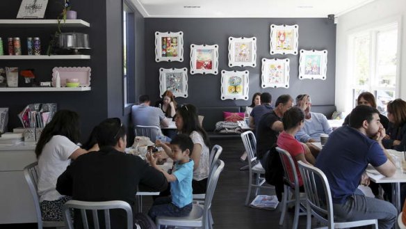 Elatte's decor is homey and inviting, its walls adorned with teapots and folk art.