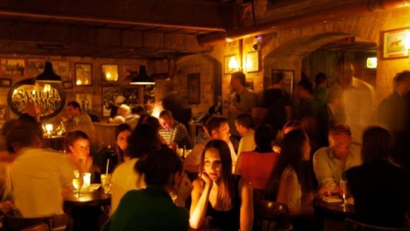 Experts voted Sydney's The Baxter Inn on Clarence Street as the sixth-best bar in the world. It is the highest rated Australian bar. 