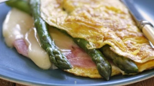 Asparagus, ham and fontina cheese omelet