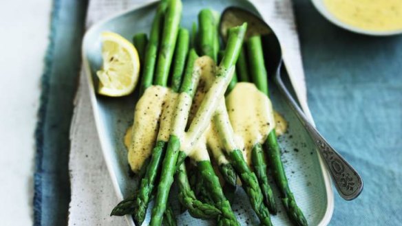 Asparagus with hollandaise sauce.