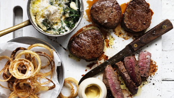 Best steak: Serve with creamed spinach and crispy onion!