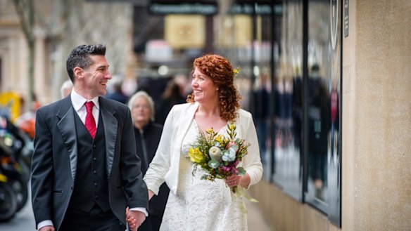 Jane Harper’s wedding to Peter Strachan in Melbourne coincided with her novel’s Australian auction.