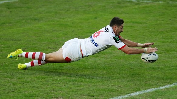 Try-time: Gareth Widdop's kicking game will be crucial against the Warriors.
