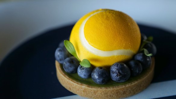 Discover the food behind the greatest tennis event of the year. 