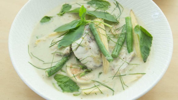 Green curry with blue-eye and snake beans.