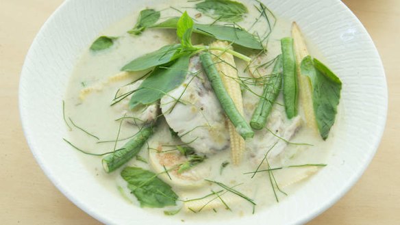 Green curry with blue-eye and snake beans.