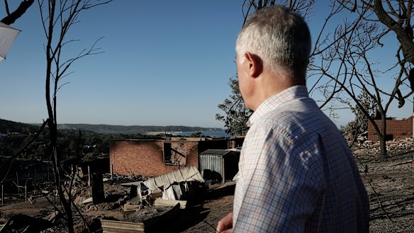 Malcolm Turnbull visit burned out homes in Tathra on Monday.