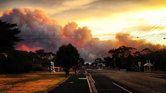 Man feared dead, at least 80 properties lost in Tasmanian bushfires