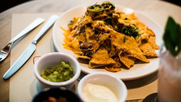 The nachos add Mex to the Tex barbecue theme.